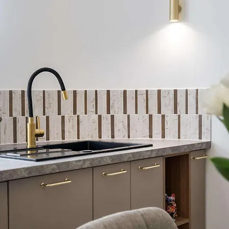 Contemporary 2-br Flats Near Old Town Quiet & Serene Appartamento