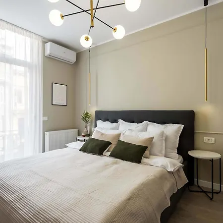 Contemporary 2-br Flats Near Old Town Quiet & Serene 4*