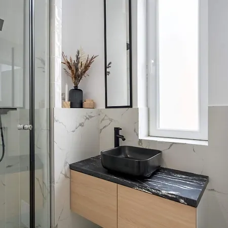 Contemporary 2-br Flats Near Old Town Quiet & Serene Bucarest