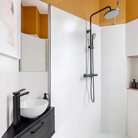 Contemporary 2-br Flats Near Old Town Quiet & Serene