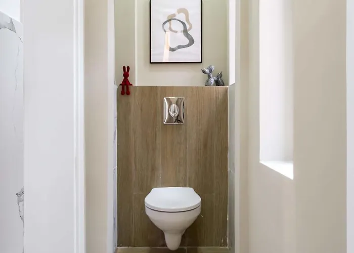 Contemporary 2-br Flats Near Old Town Quiet & Serene Appartamento 4*