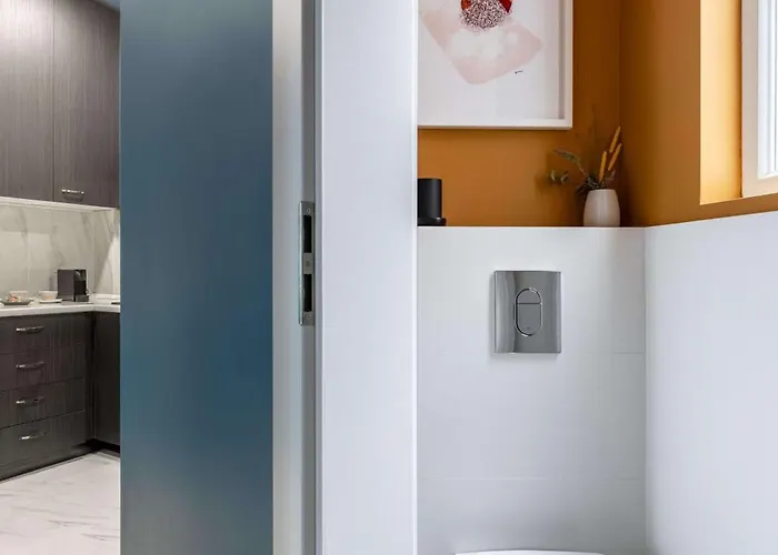 Contemporary 2-br Flats Near Old Town Quiet & Serene Appartamento