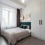 Contemporary 2-br Flats Near Old Town Quiet & Serene 4*