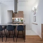Contemporary 2-br Flats Near Old Town Quiet & Serene Apartman