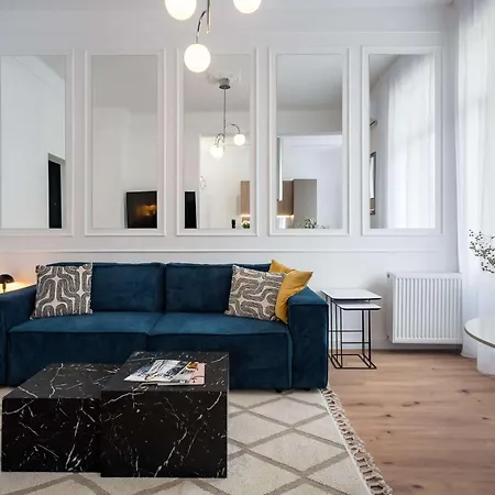 Contemporary 2-br Flats Near Old Town Quiet & Serene Apartment