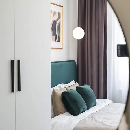 Contemporary 2-br Flats Near Old Town Quiet & Serene Bucarest