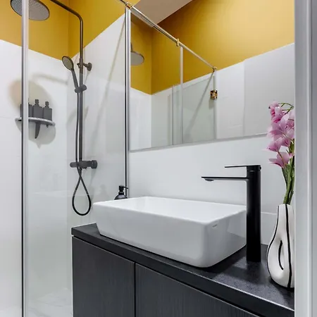 Appartamento Contemporary 2-br Flats Near Old Town Quiet & Serene Bucarest