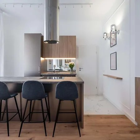 Contemporary 2-br Flats Near Old Town Quiet & Serene Appartamento