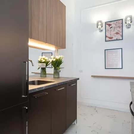 Contemporary 2-br Flats Near Old Town Quiet & Serene Διαμέρισμα Βουκουρέστι