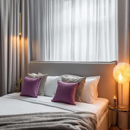 Contemporary 2-br Flats Near Old Town Quiet & Serene Apartment