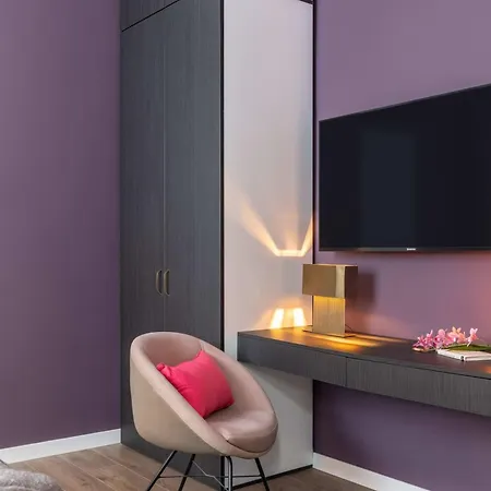 Contemporary 2-br Flats Near Old Town Quiet & Serene 4*
