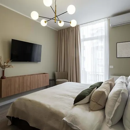 Contemporary 2-br Flats Near Old Town Quiet & Serene Appartamento Bucarest