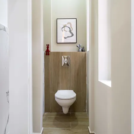 Contemporary 2-br Flats Near Old Town Quiet & Serene Appartamento 4*