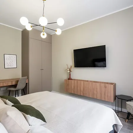 Contemporary 2-br Flats Near Old Town Quiet & Serene 4*
