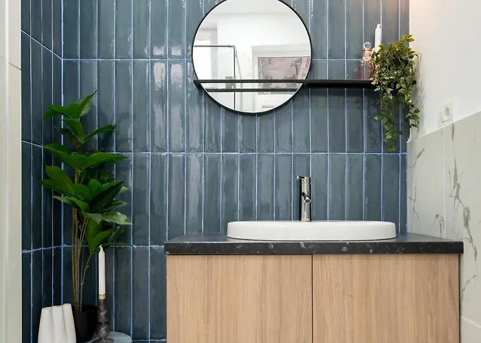 Contemporary 2-br Flats Near Old Town Quiet & Serene Lägenhet