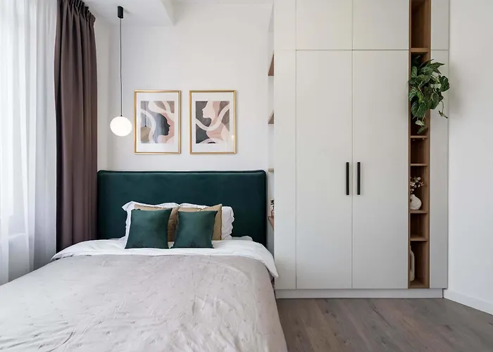 Contemporary 2-br Flats Near Old Town Quiet & Serene アパート