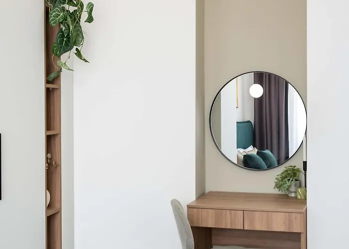 Contemporary 2-br Flats Near Old Town Quiet & Serene Lägenhet