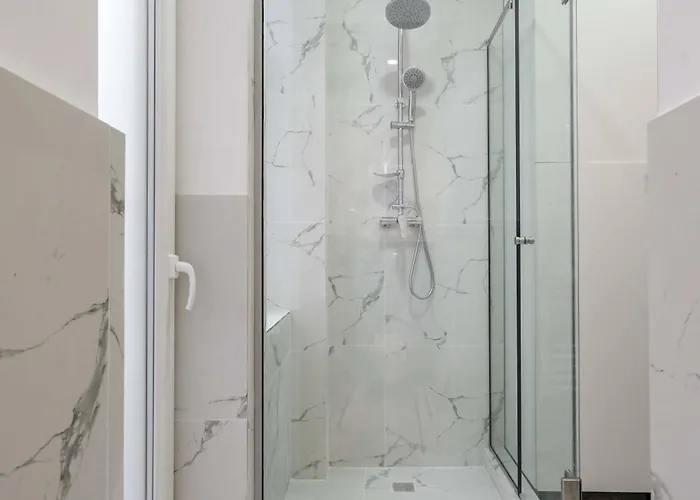 Contemporary 2-br Flats Near Old Town Quiet & Serene