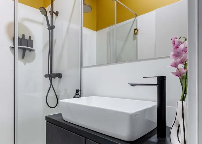 Lägenhet Contemporary 2-br Flats Near Old Town Quiet & Serene Bukarest