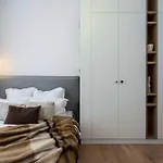 Contemporary 2-br Flats Near Old Town Quiet & Serene 公寓 4*