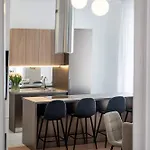 Contemporary 2-br Flats Near Old Town Quiet & Serene 4*