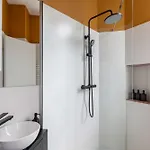Contemporary 2-br Flats Near Old Town Quiet & Serene 布加勒斯特