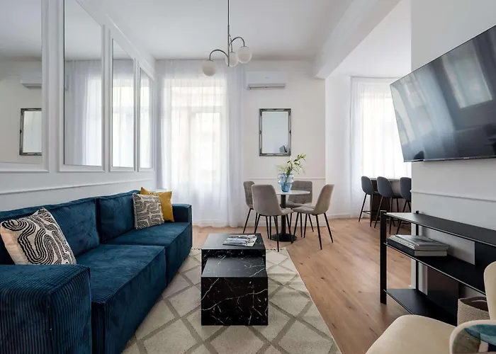 Apartman Contemporary 2-br Flats Near Old Town Quiet & Serene Bukarest