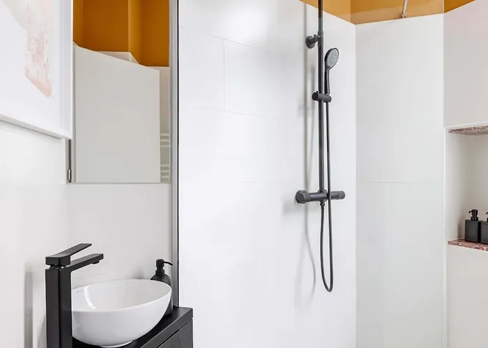 Contemporary 2-br Flats Near Old Town Quiet & Serene