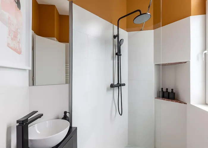 Contemporary 2-br Flats Near Old Town Quiet & Serene Bucarest